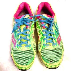 Sz 11 Saucony Ride 6 Running Shoes